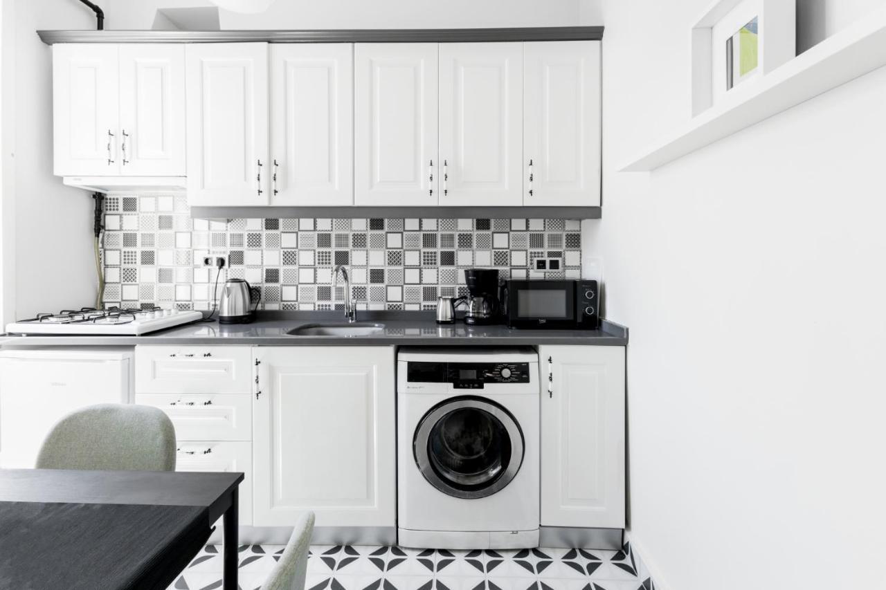 Modern Flat 5 Min To Galata Tower In Istiklal Ave Lägenhet Istanbul Exteriör bild
